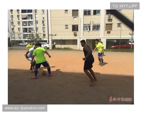 明星踢足球精彩瞬间合集 众星同场竞技展现球技魅力